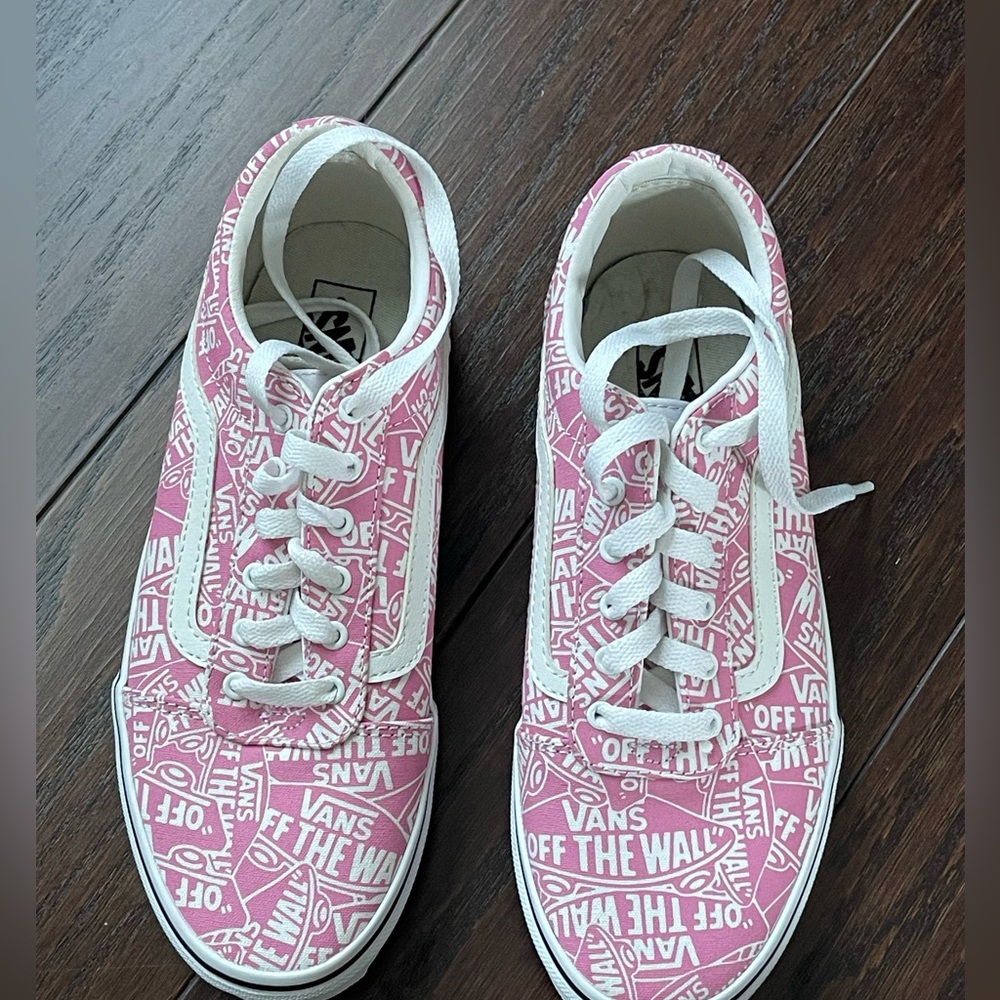 Vans Ward Off The Wall Pink Logo Women Size  5